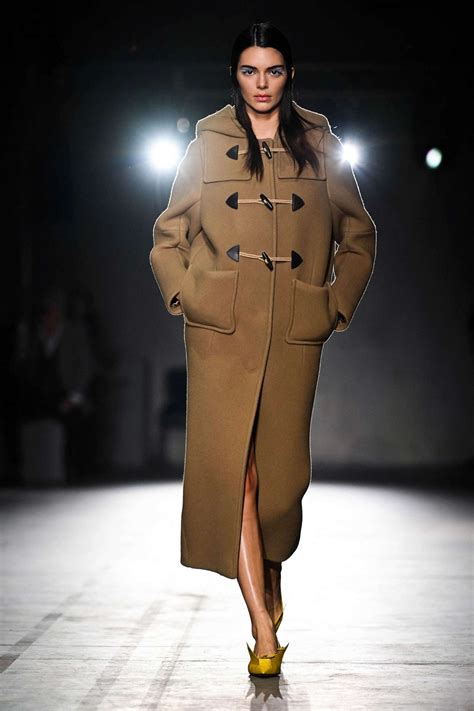 See Kendall Jenner strut for Prada's fall/